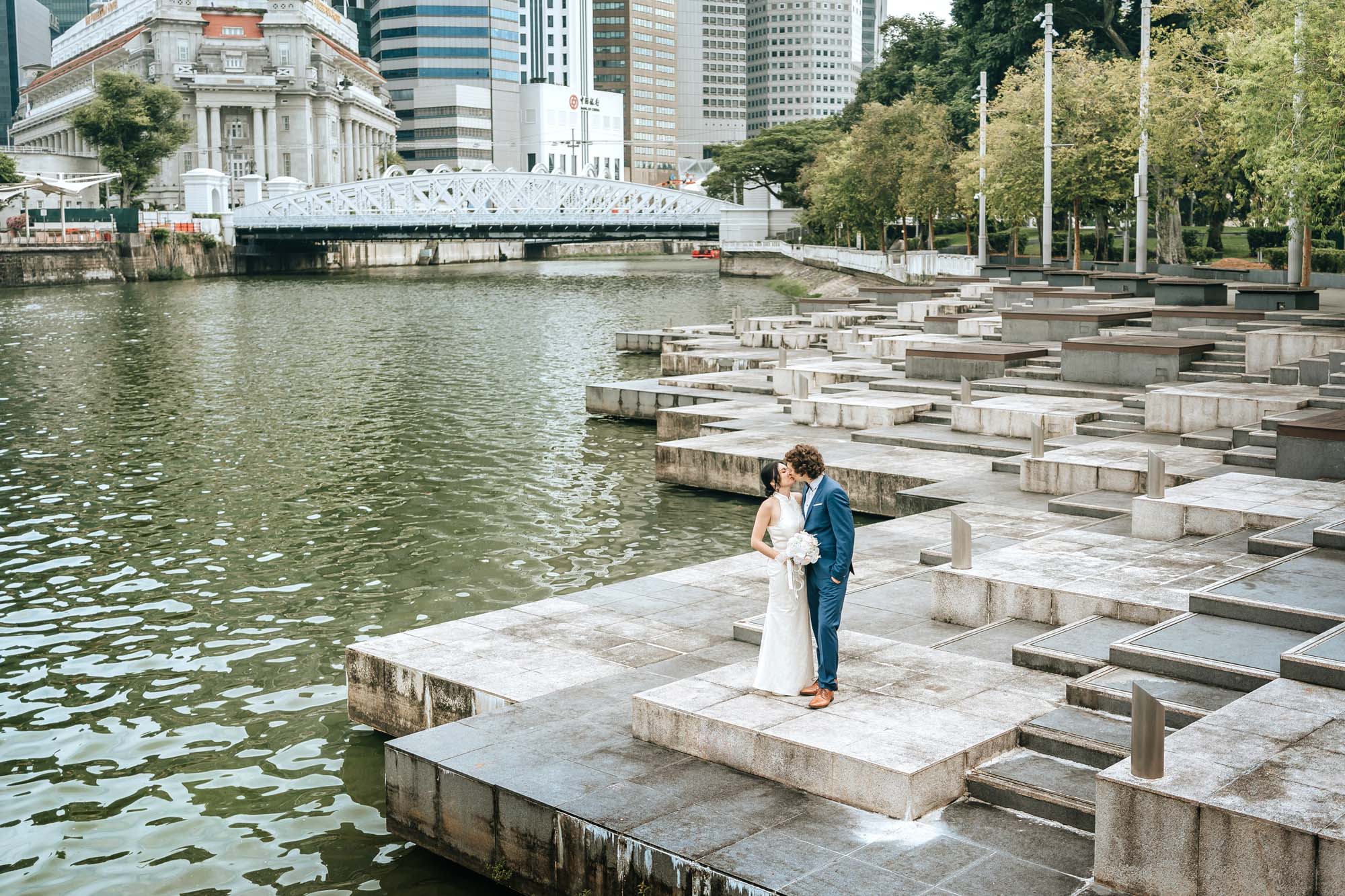 outdoor photo shoot at the singapore river